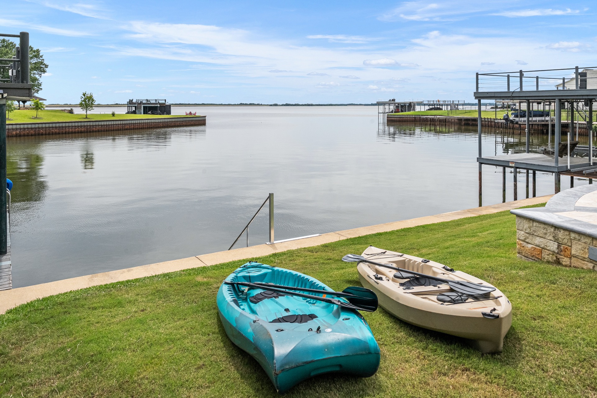 Dock with kayaks on Cedar Creek Lake