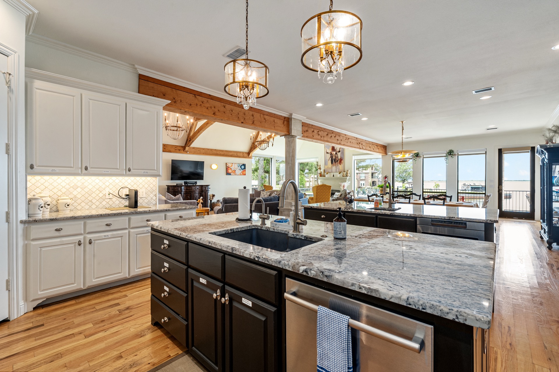 Kitchen counter and cabinetry